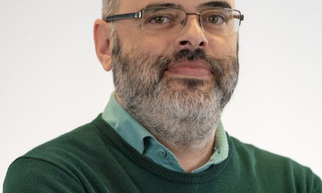 O maior risco na implementação de IA não é falhar tecnicamente, é investir sem transformar