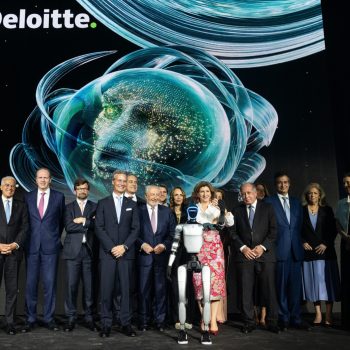 Deloitte distingue Ubbu e NOS nos IRGAwards pela transformação digital e IA
